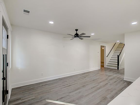 3rd image of 4747 Independent Ave