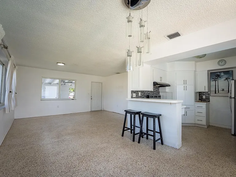 8822 SW 41st Ter — Photo 17