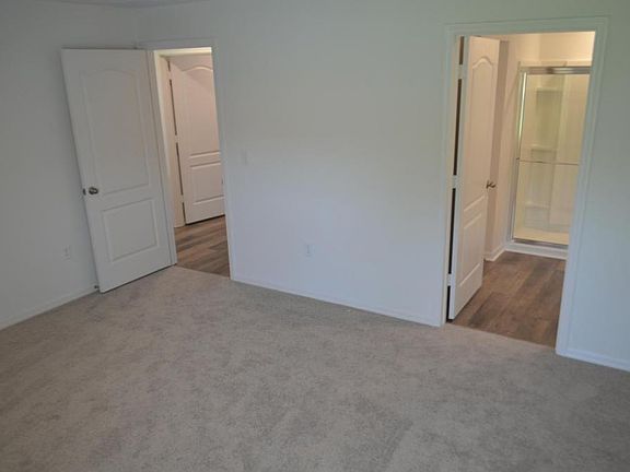 4th image of 20 Prince Patric Ln