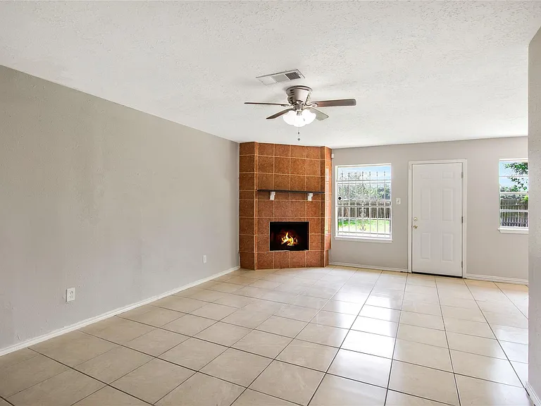 11710 Old Telegraph Rd — Photo 5