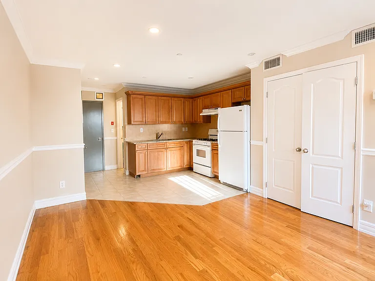75 W 118th St #B2 — Photo 3