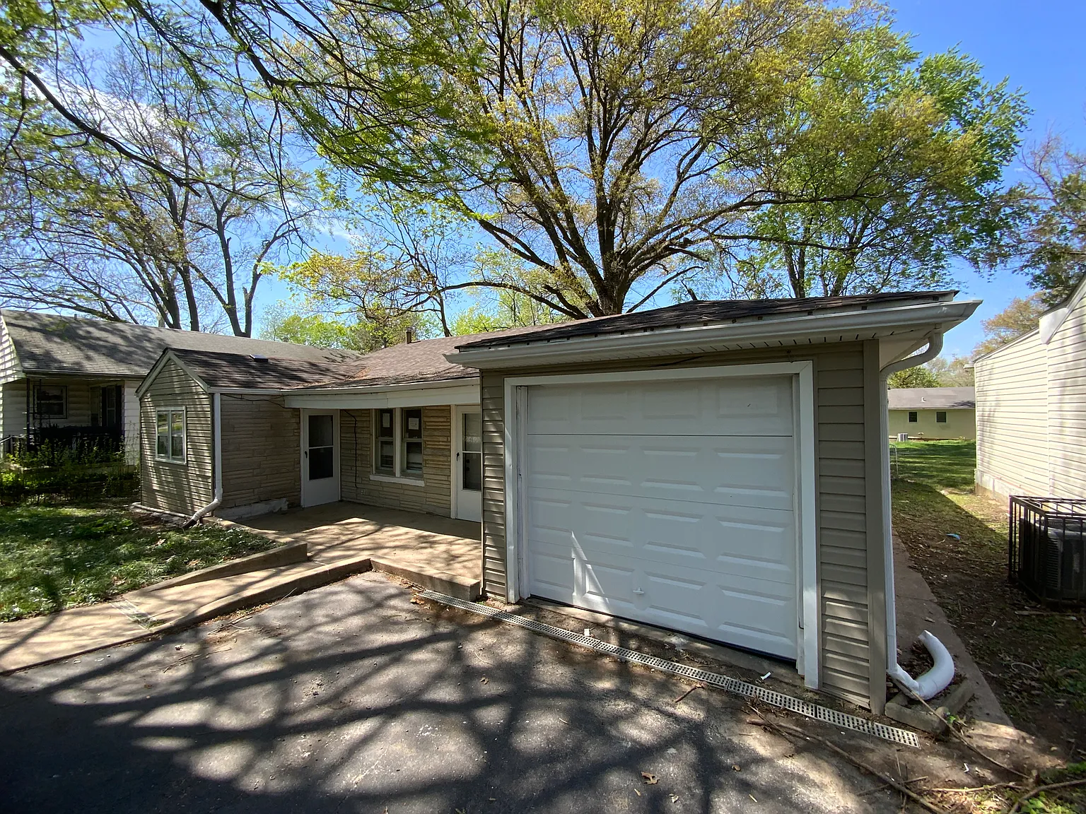 119 Anistasia Dr photo 1