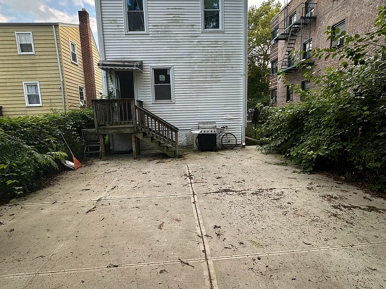 33 Dunbar St #1 — Photo 22