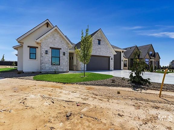 3rd image of 2656 N Palaestra Ave