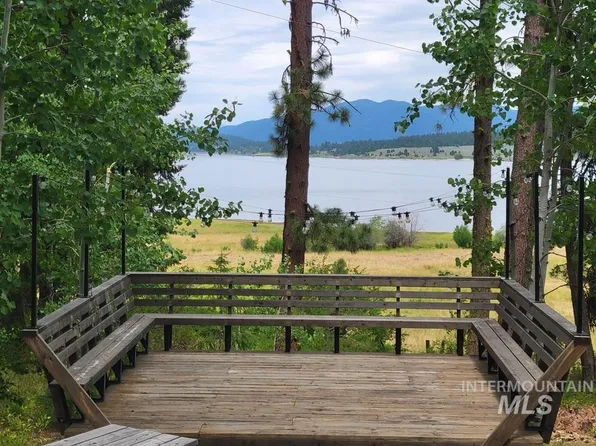 32 Duffys Ln, Cascade, ID 83611