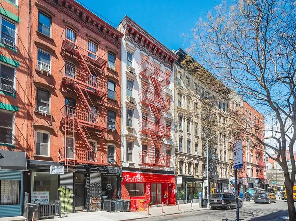 133 Eldridge St, New York, NY 10002