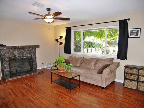 3rd image of 8362 Foxfire Dr