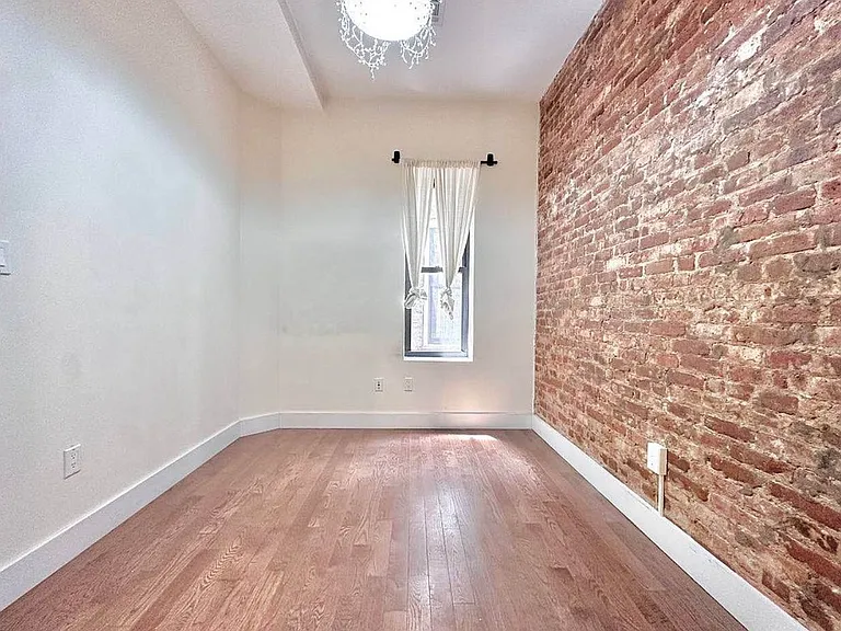 507 Central Ave #2L — Photo 3