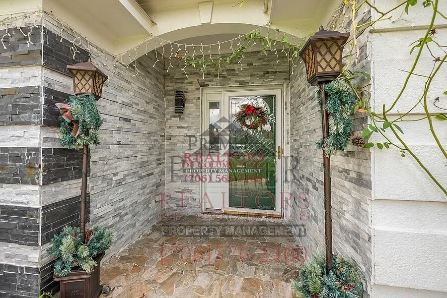 3 bed, 2.5 bath, 2141 sqft, $2,100 — Photo 4