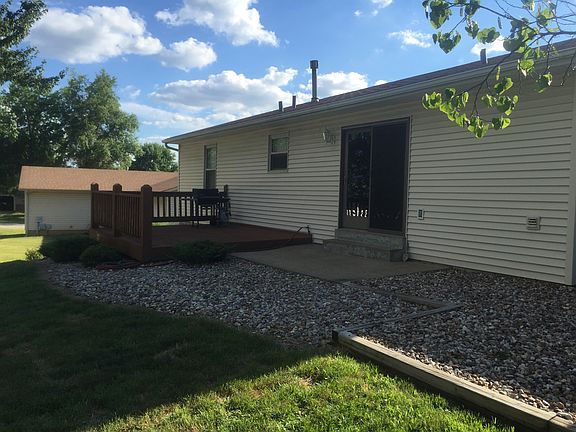 Back yard with deck no 2