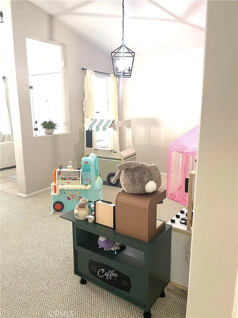 3 bed, 1438 sqft, $2,650 — Photo 4