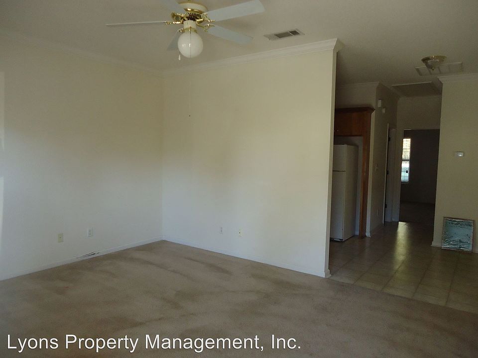 2nd image of 1720 Northside Dr APT A