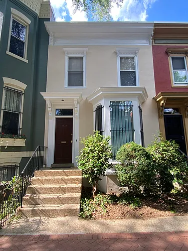 1435 Swann St NW Photo 1
