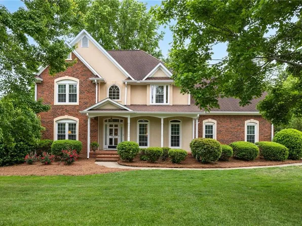 5202 Northforest Dr, Mc Leansville, NC 27301
