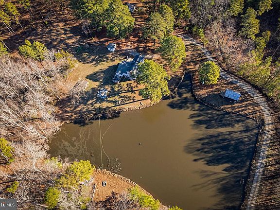 2nd image of 1052 S Hill Rd
