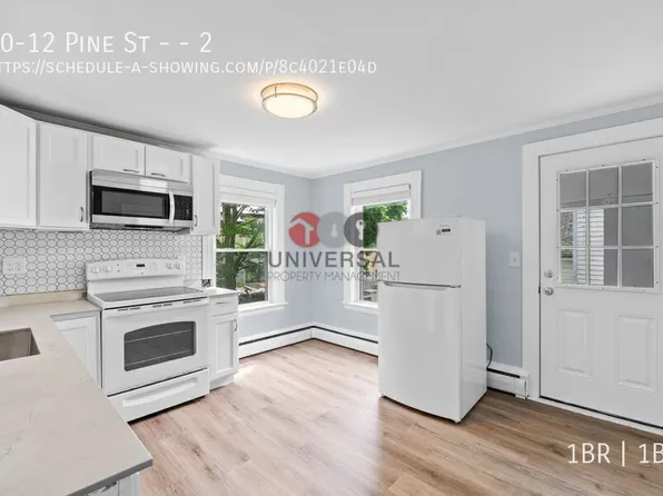 10 Pine St #2, Kittery, ME 03904