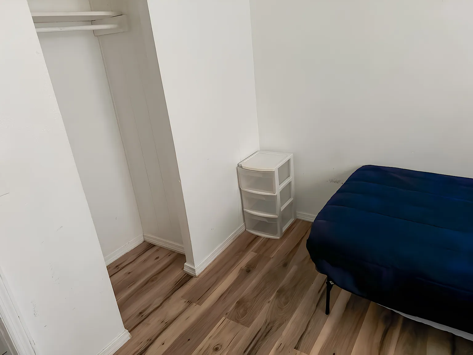 4 bed, 2.0 bath, 1020 sqft, $910 — Photo 2