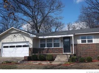 321 Tanglewood Dr, Tahlequah, OK 74464