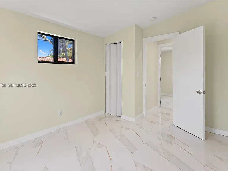 21330 NE 26th Ave — Photo 36