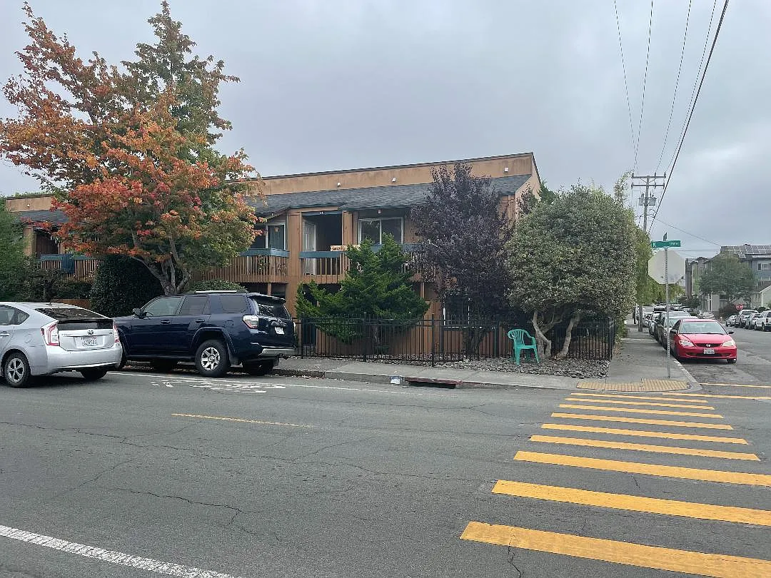 2 bed, 1.5 bath, $1,600 — Photo 1