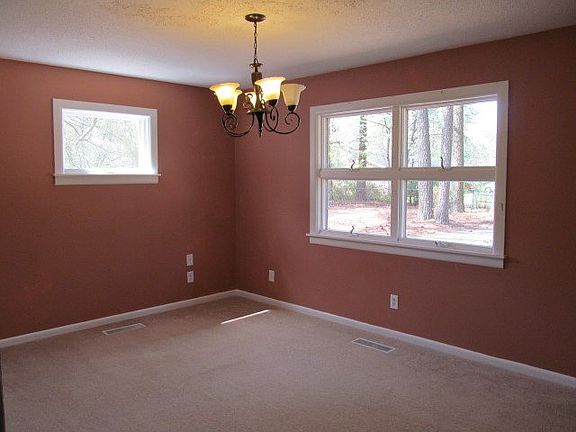 3rd image of 106 Dogwood Ct