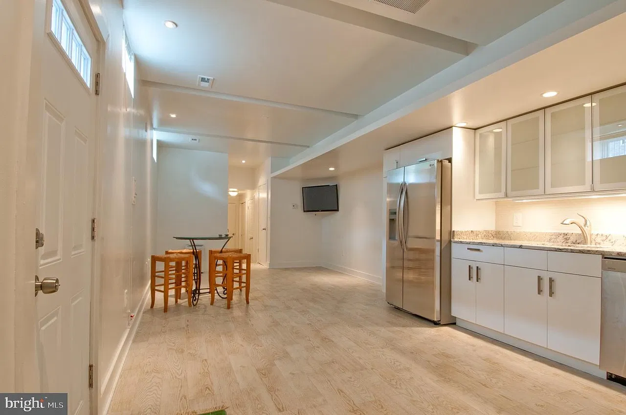 1 bed, 800 sqft, $1,875 — Photo 2