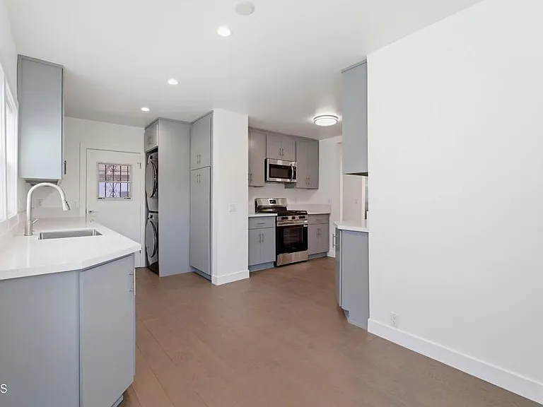 250 S Avenue 55 — Photo 16