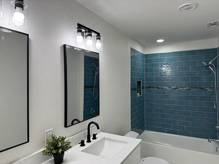310 Sunset Ct — Photo 4