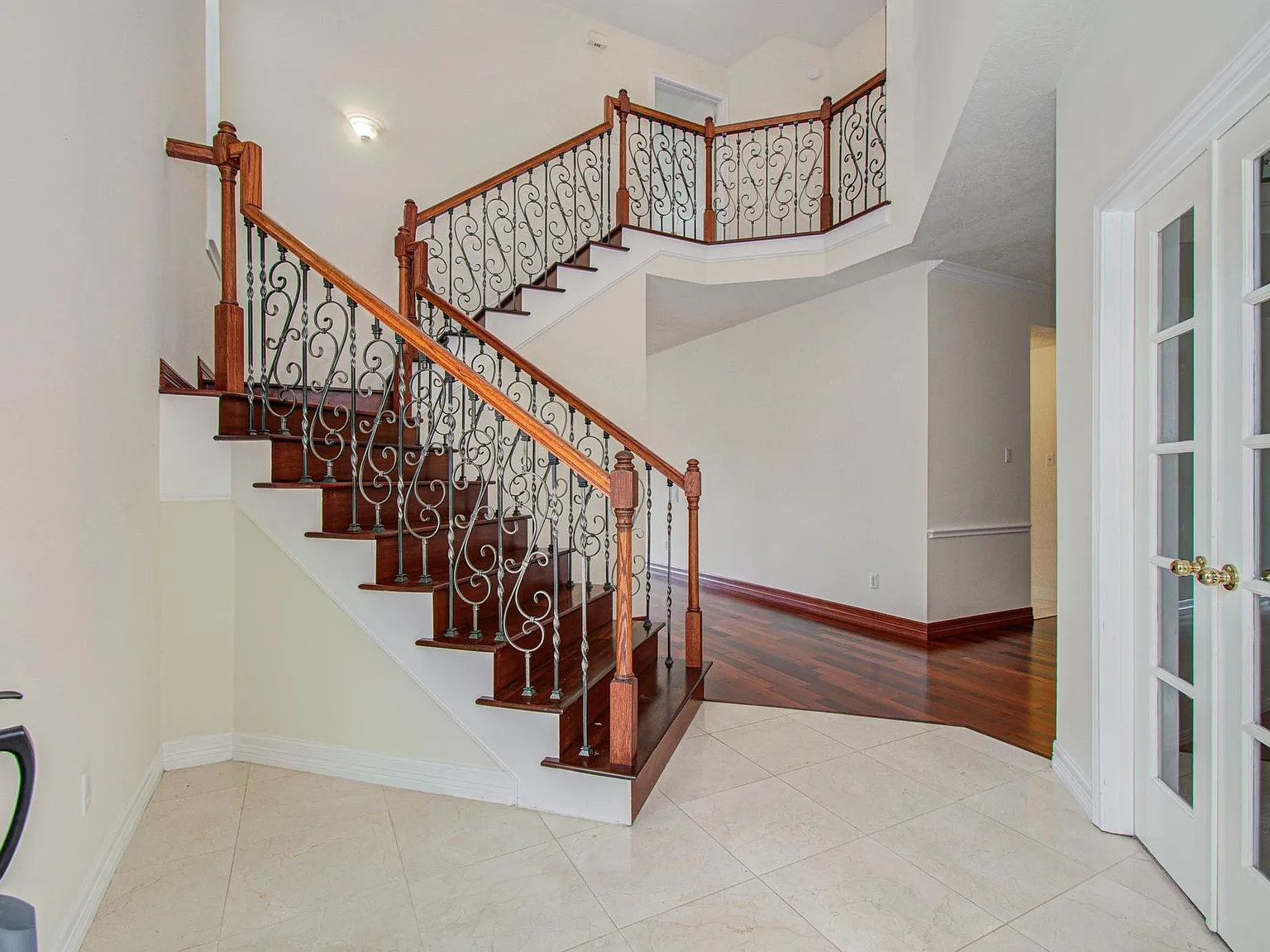 4 bed, 3.5 bath, 2613 sqft, $2,995 — Photo 4