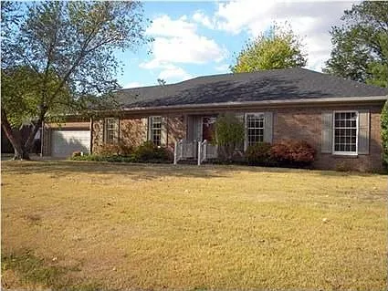 4134 Surrey Way photo 1