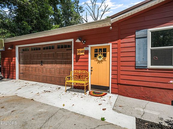 4th image of 1048 Cook Dr