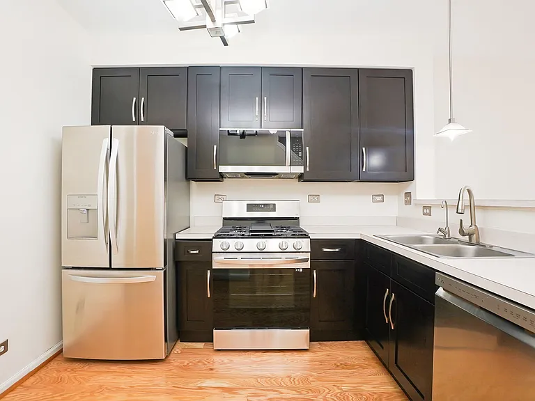 3013 Kentshire Cir — Photo 6