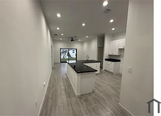 3 bed, 1650 sqft, $2,600 — Photo 2
