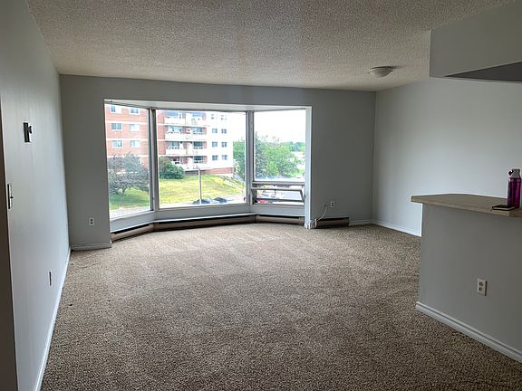 5th image of 1790 Paris St #604
