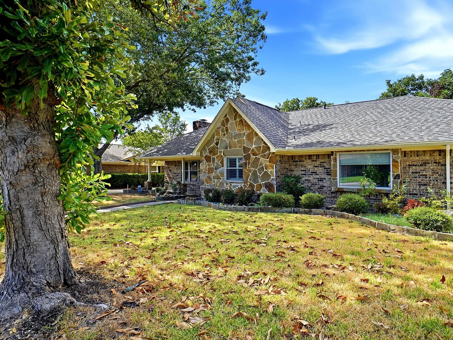 3 bed, 1888 sqft, $2,900 — Photo 3