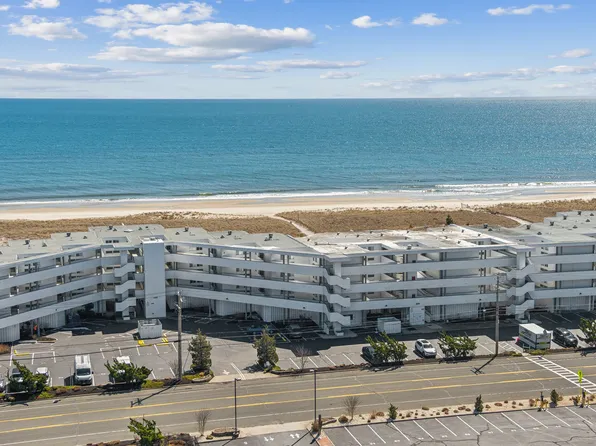 261 Dune Rd #5, Westhampton Beach, NY 11978