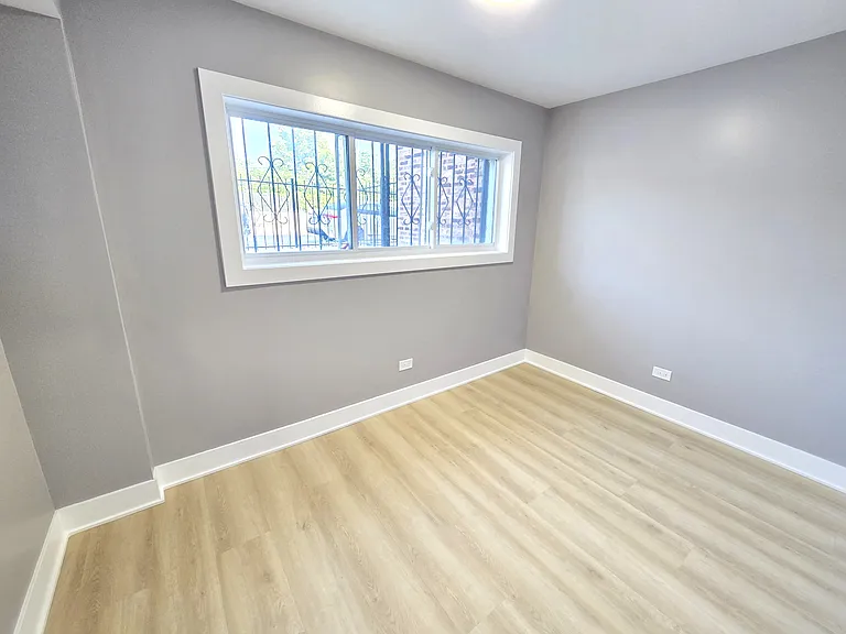 2538 S Wentworth Ave — Photo 6