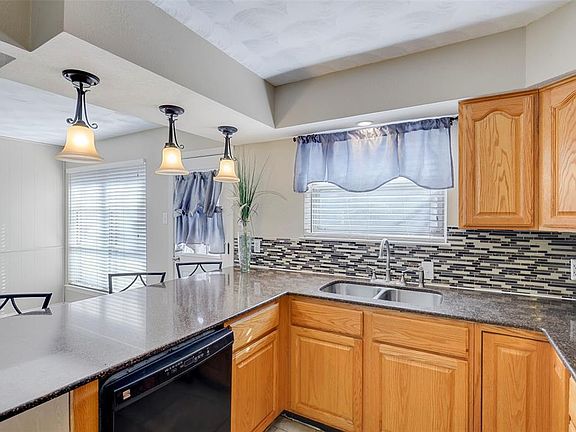 4th image of 3250 Myra Ln