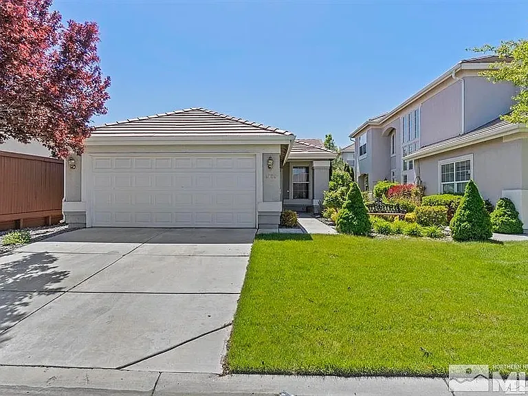 9725 Cattail Cir — Photo 2