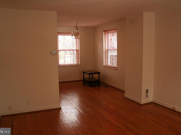 5th image of 2870 S Abingdon St
