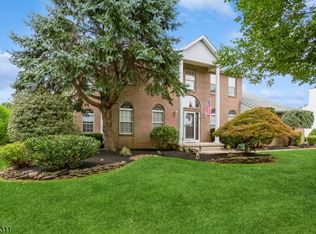 38 Ruppert Dr, Somerset, NJ 08873