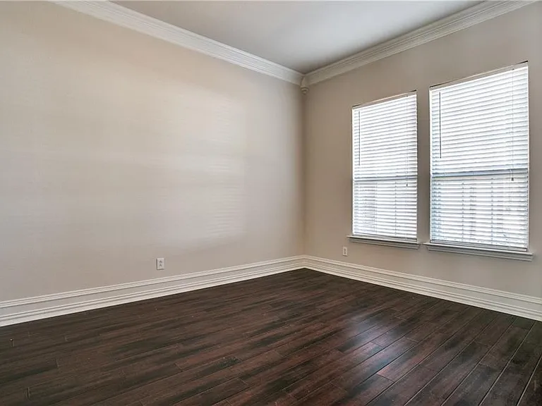4193 Victory Dr — Photo 10