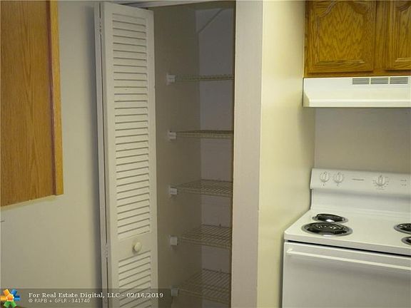 KITCHEN PANTRY