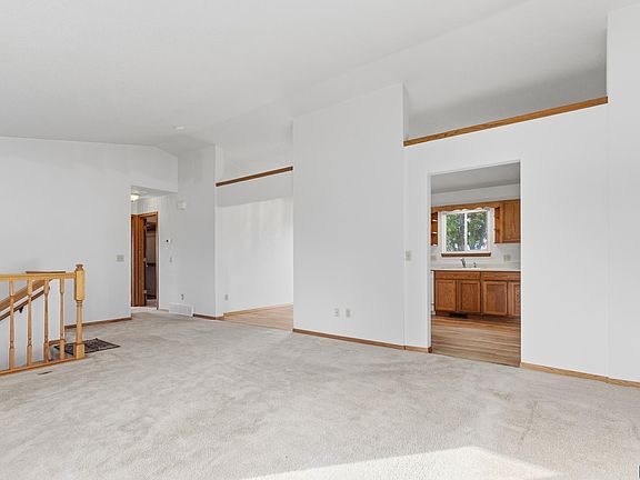 4th image of 627 N Solar Dr