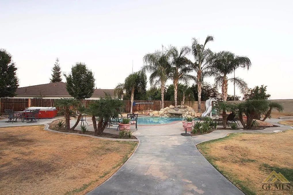 5804 Lake Havasu Ct photo 1
