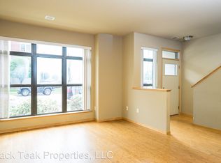 75 Dawes St APT E, Oshkosh, WI 54901