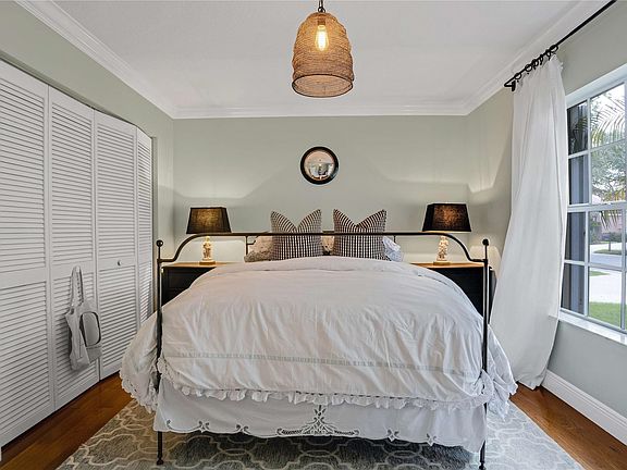 5th image of 469 Cambridge Lane