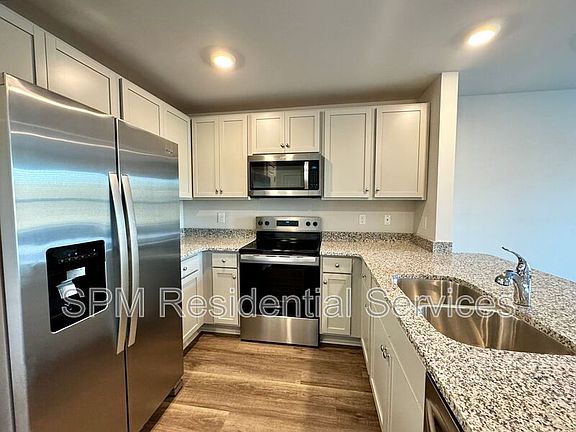 5th image of 3178 Lobelia Ln