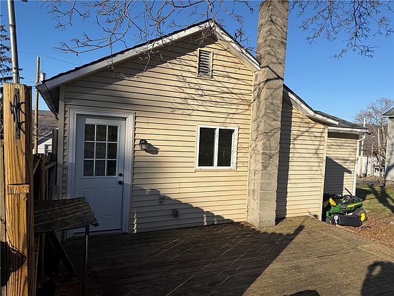 3rd image of 354 Sunset Dr