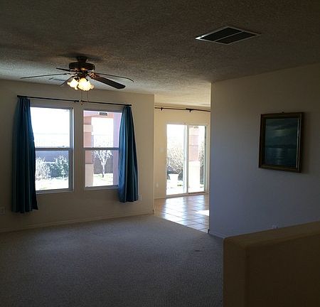 4th image of 720 Sandy Dr NW